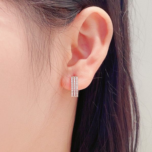 4d2ae6b2-29fd-4143-86d4-e58194e0cda0.jpg 18K White Gold Natural Diamond Earrings