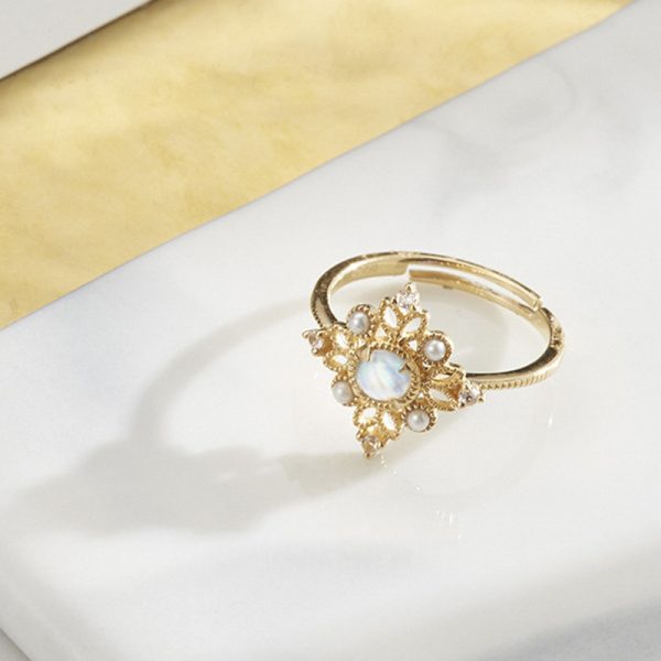 a4d6fb23-aeb0-4191-988e-ced4ebfe57e0.jpg Vintage Openwork Pearl Ring Natural Moonstone