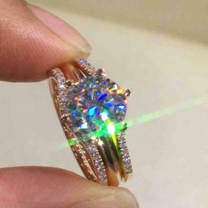 b0dcc108-4cec-43d2-b26e-27d4ba577128.jpg 18K Gold Two-in-one Mosonite For Women's Matching Ring