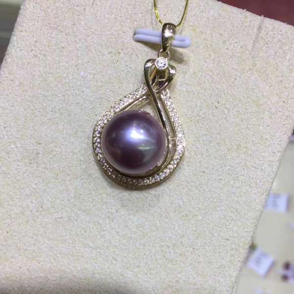 d8ad0b07-4fe4-4d29-b903-45bc79f7da6a.jpg Bright Purple Edison Freshwater Pearl Pendant